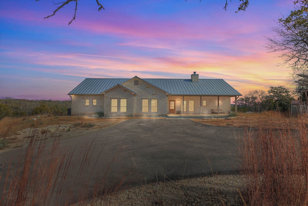 Luxury in the Hill Country, 10-mins to Downtown!