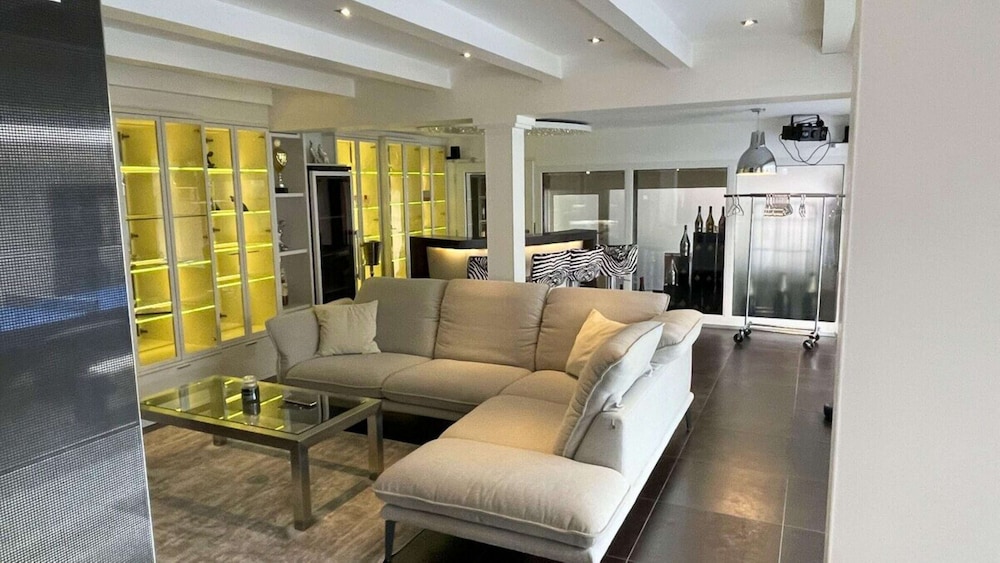 Apartment With Bar, Recreation Room in Kastellaun
