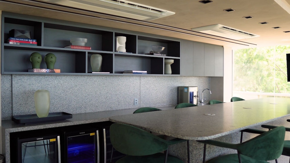 Setai Yacht Comfort II - By Almare Flats