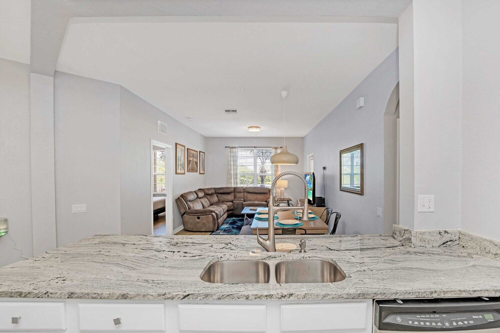 Luxurious 3BD Home Close to Convention Center and Themed Parks! #3vc209