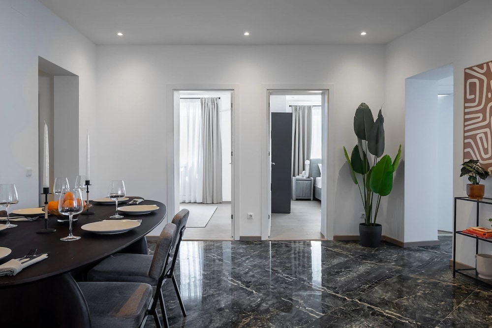 Grand 3BR Near Athenaeum Calea Victoriei