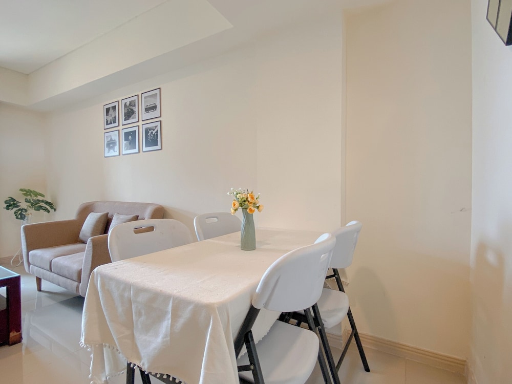 Comfortable 2Br With Extra Room At Meikarta Apartment