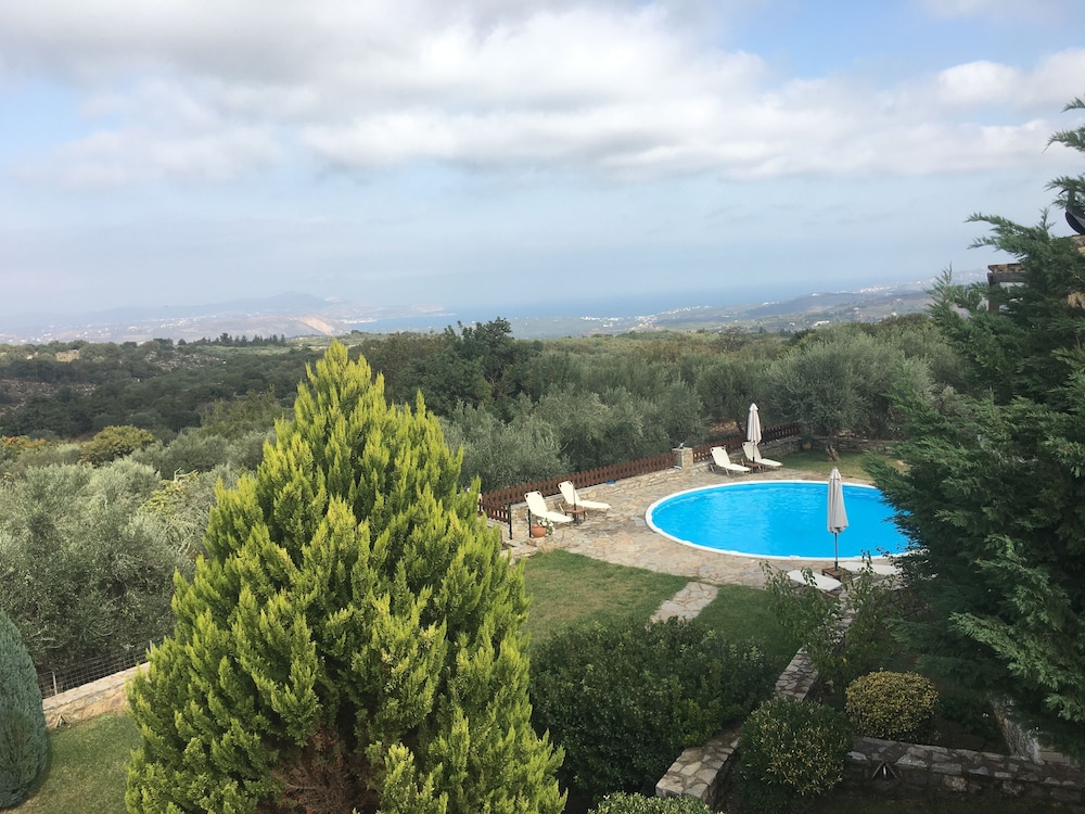 Stratos Villas