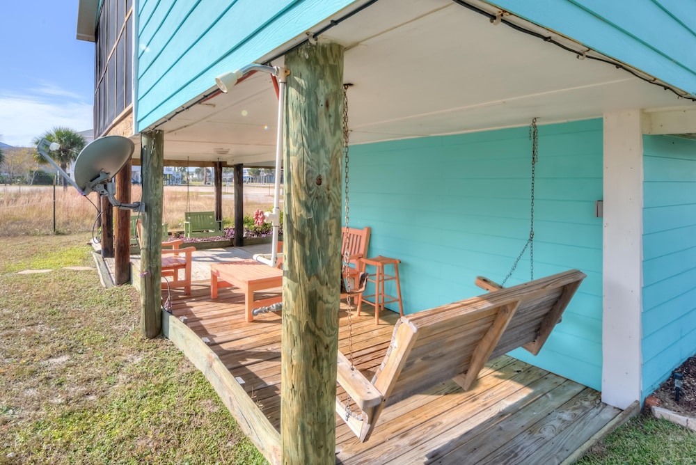 West Beach  3 Bedroom Cottage by RedAwning