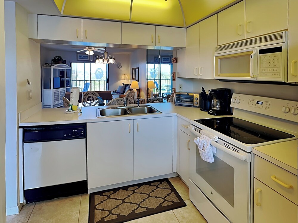 Admirals Bay 153 by Distinctive Beach Rentals