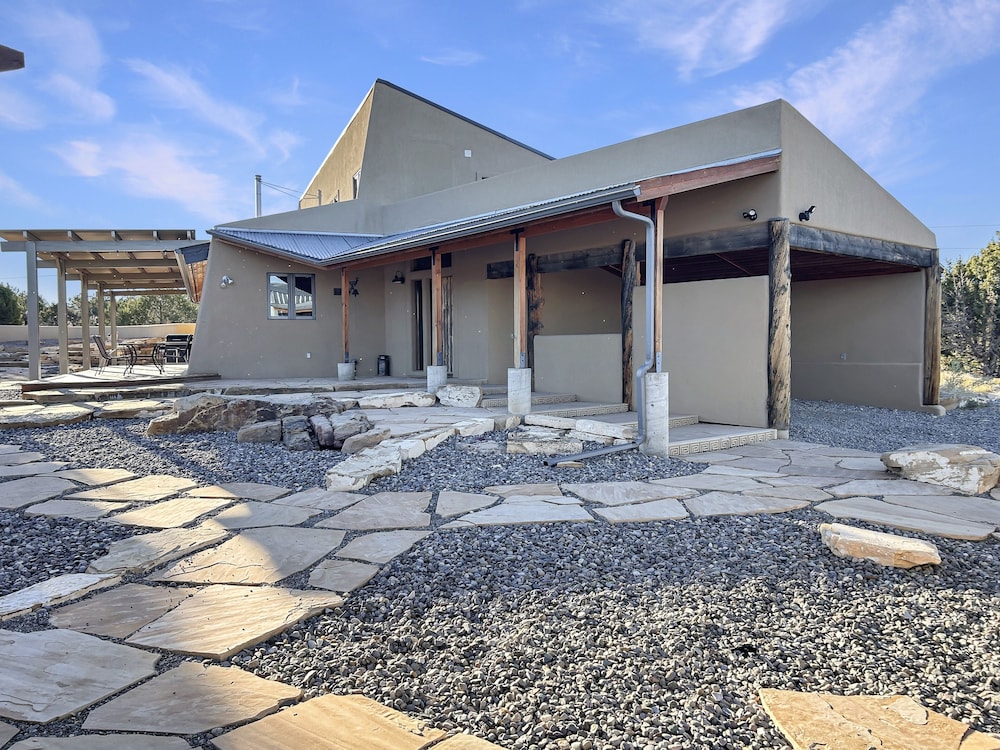 Whispering Deer Retreat 3 Bedroom Home