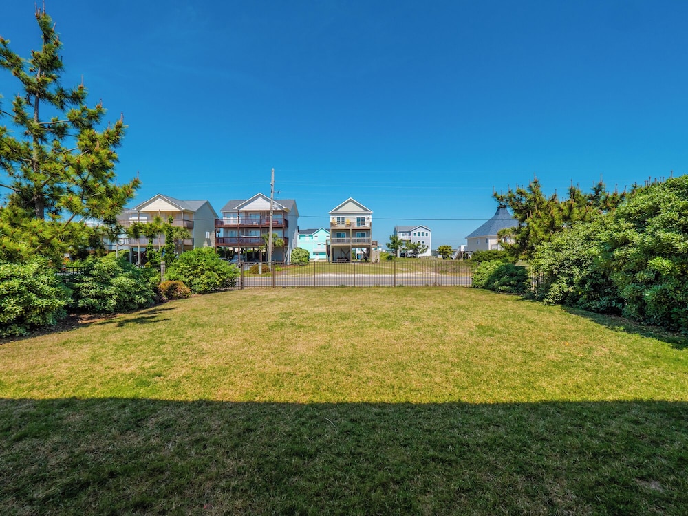 The Water Bear by Topsail Realty
