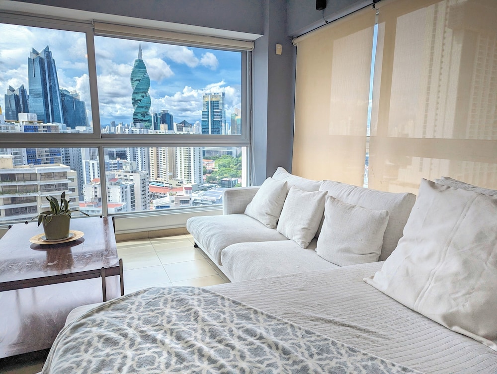 YC 2301-C l Apartamento 2BR en av balboa