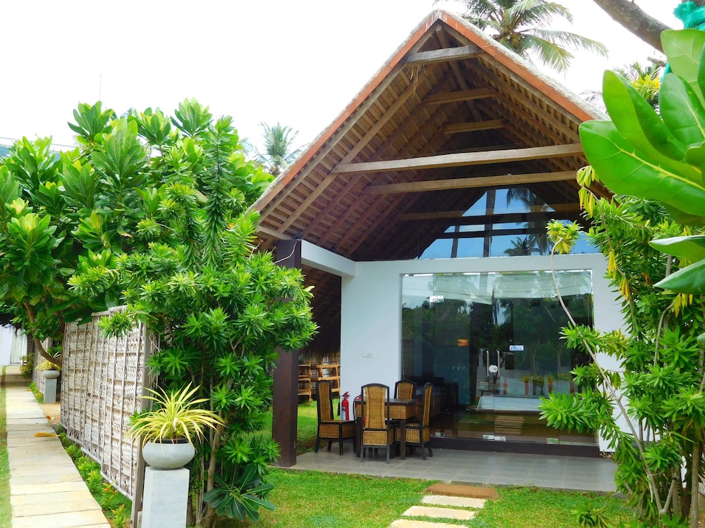 Blue Whale beach boutique Resort