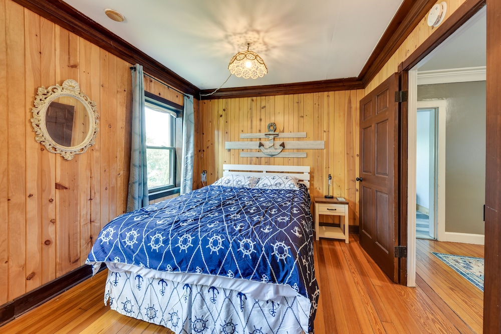 Waterfront Fox Lake Vacation Rental w/ Fire Pit! - Property Image 22