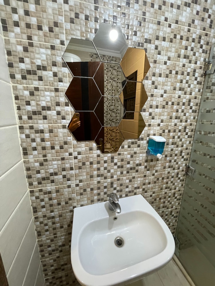 Apartment With Modern Amenities