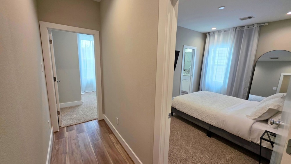 North Houston Comfort 3BR Near Downtown IAH