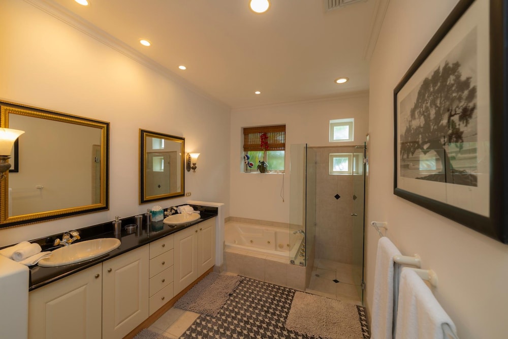 Bella Vista 3C - 3 bdr 3 1 2 Bath Ocean View