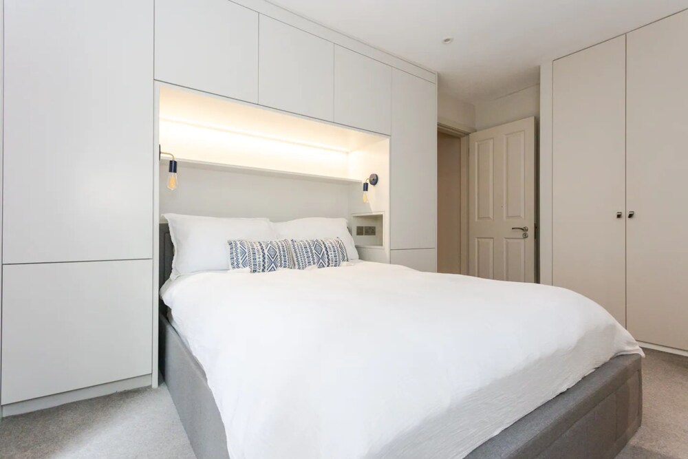 Modern 2 Bedroom Apartment Near Gloucester Road