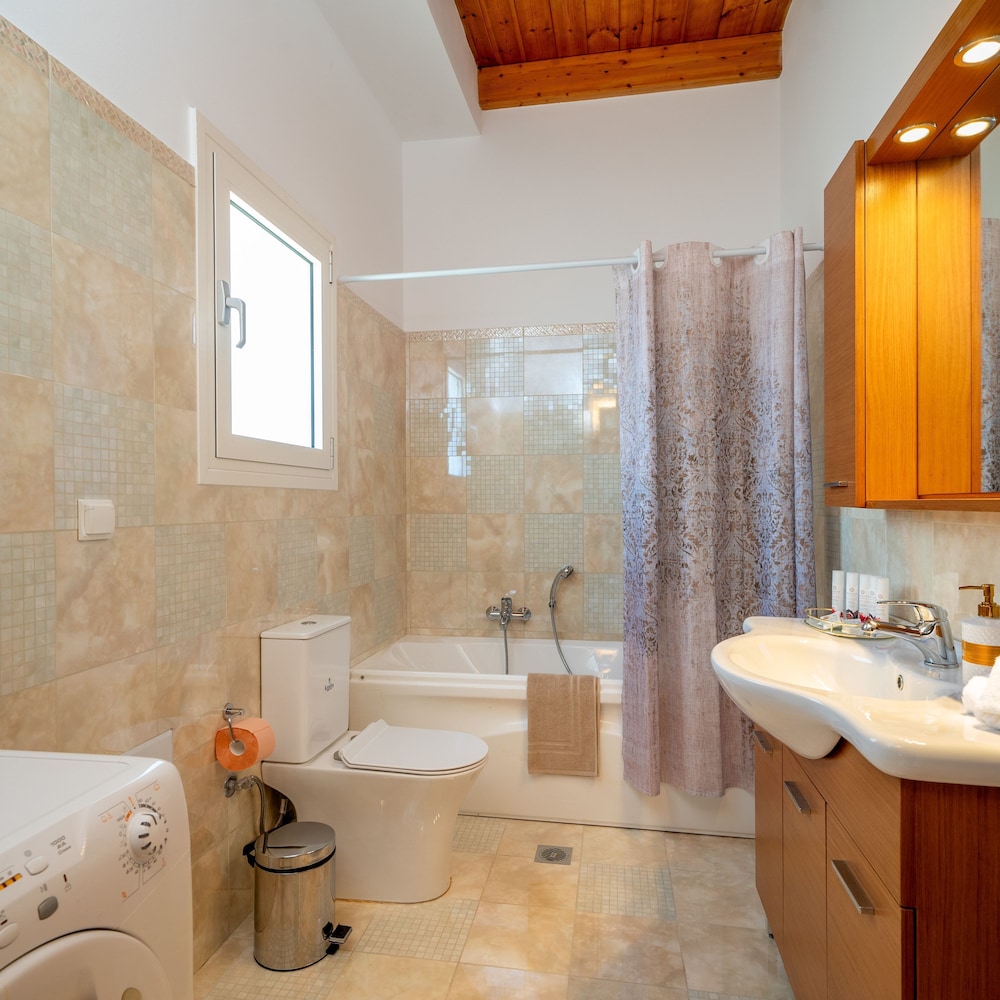 Luxury Villa Irene Metaxata