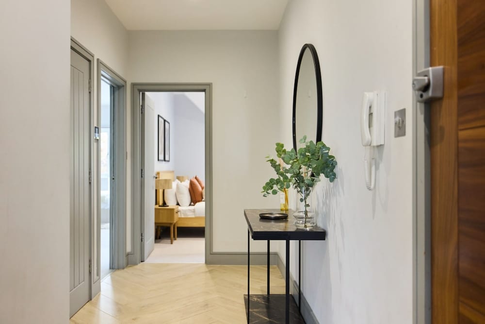 The Putney Sanctum - Beckoning 2bdr Flat With Balcony