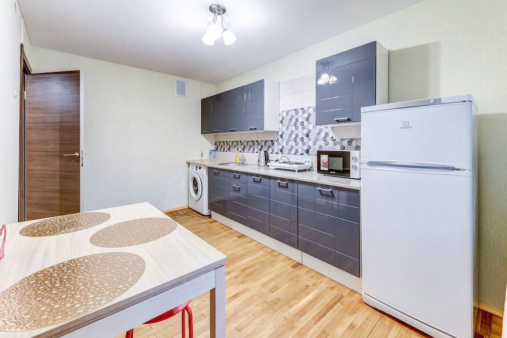 AG Apartment Varshavskaya 63-1 view 2