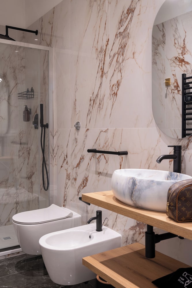 Romart luxury rooms