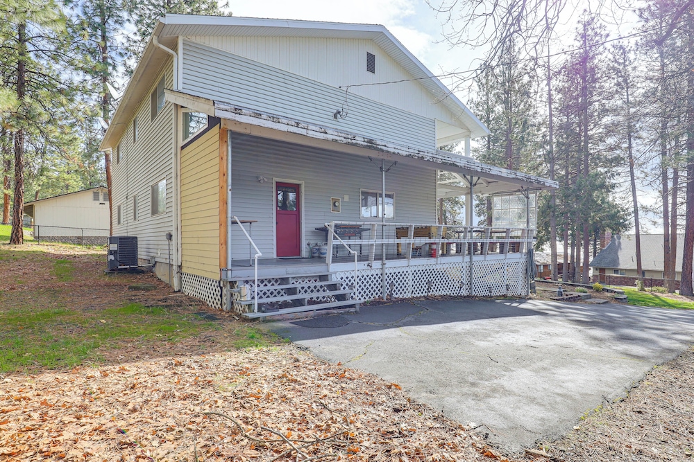 Steps to Pine Hollow Reservoir: Home w/ Fire Pit!