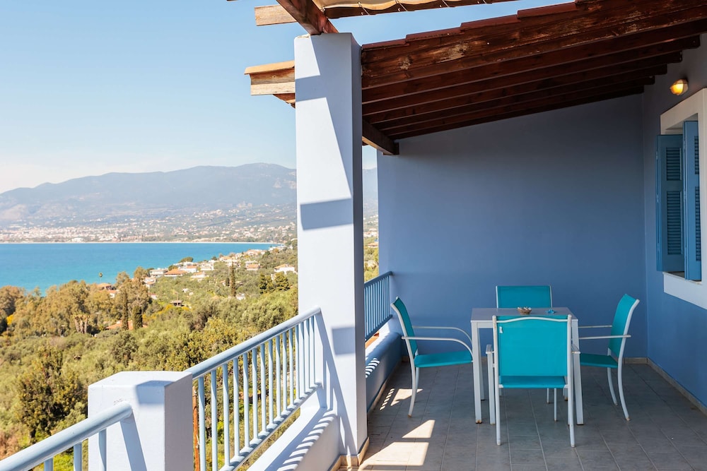 Modern Seaview Nest With Pool Panoramic Views