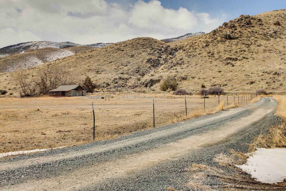 Beautiful Jefferson River Cabin w/ Mountain Views! - Property Image 13