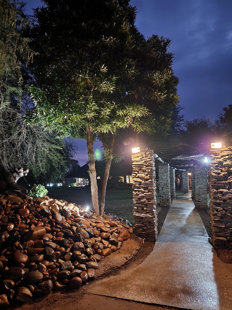 Karongwe - River Safari Lodge