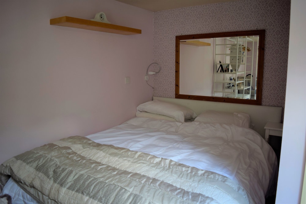 Cosy Self-contained Studio Flat in Bristol view 4