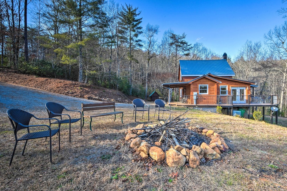 Twin Pines Hill House - Fire Pit & Mountain View