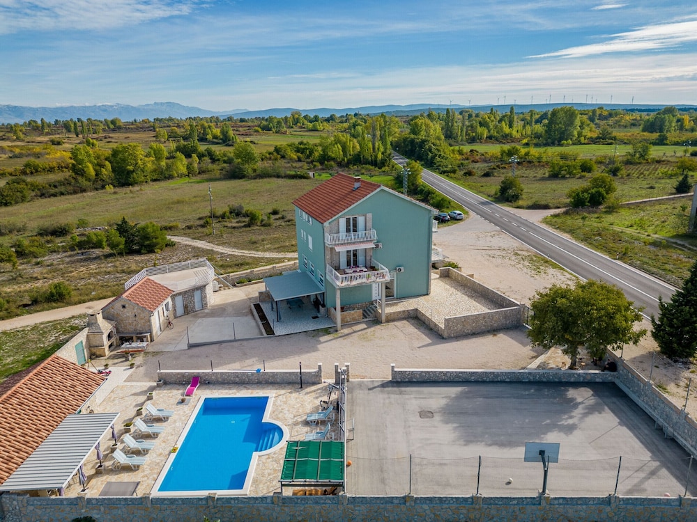 Villa Fenix