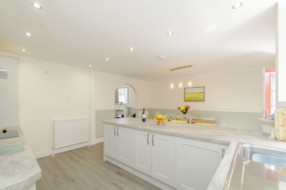 Roseberry House