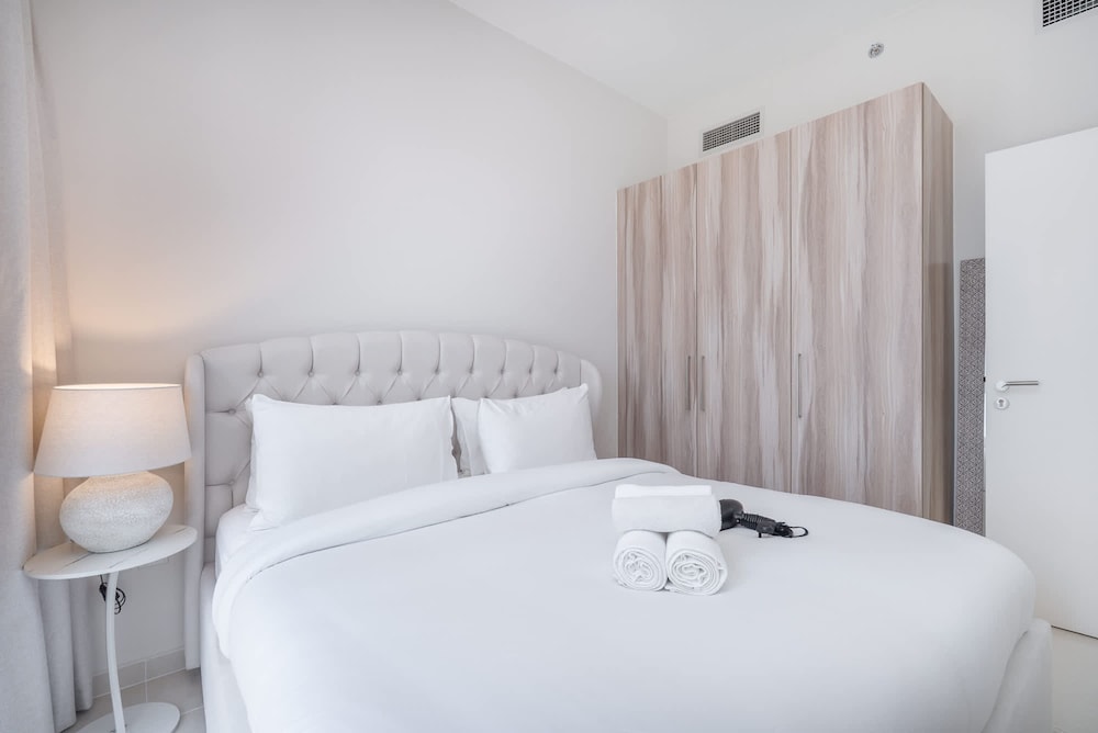 Dazzling 1 Bedroom in Golf Vita With Stunning View