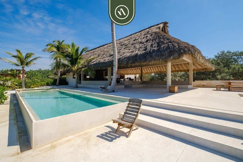 Stunning Two-bedroom Ocean View House - Mazul