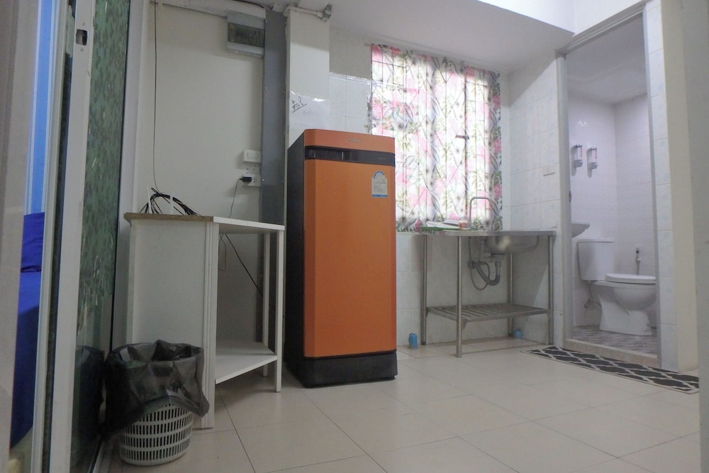 Rama 3 Sunrise Hostel