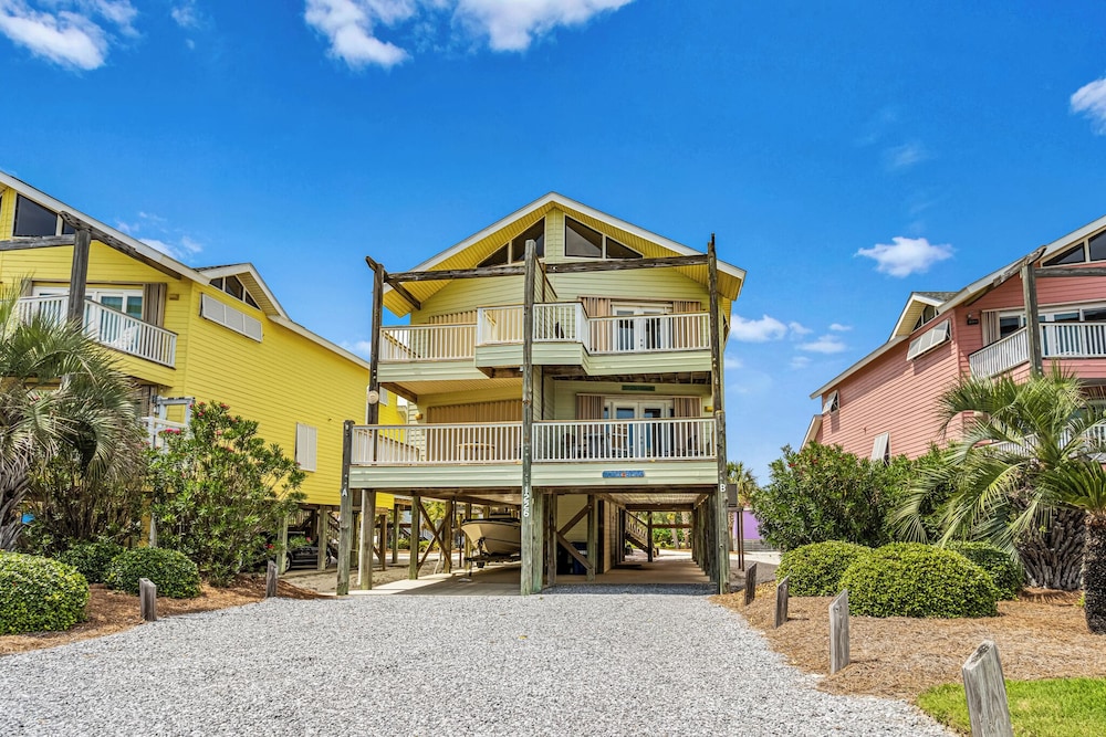 Salty Dog by Southern Vacation Rentals