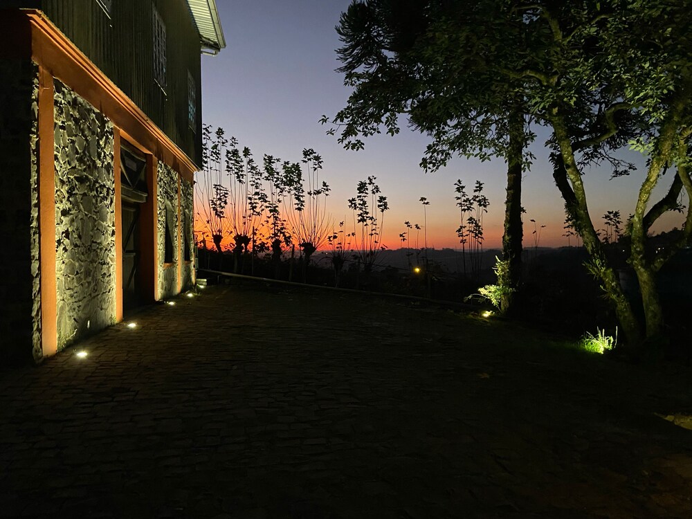Casa de Pedra Mena Kaho
