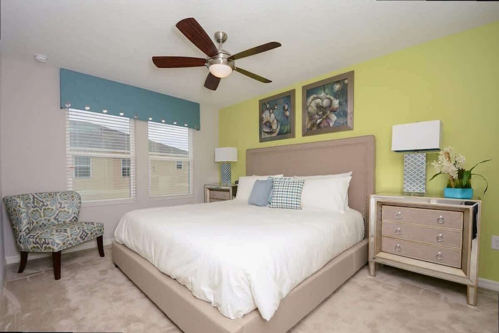 Modern 4BR w Patio Resort Pool Compass Bay