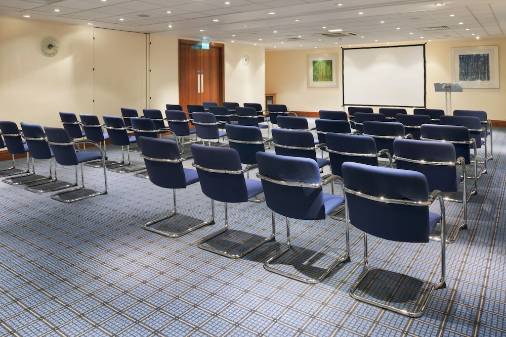 Lancaster Vacations - Holiday Inn Lancaster, an IHG Hotel - Property Image 9
