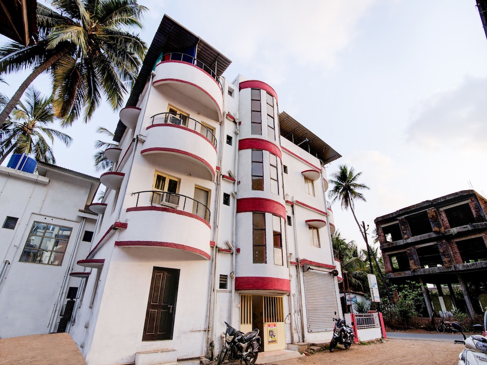 OYO 35865 Anjum Holiday Home view 4