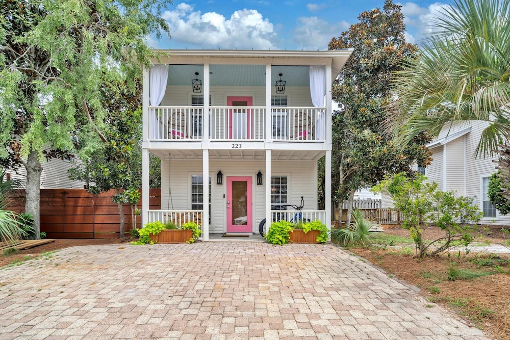 Milo's Beach Cottage