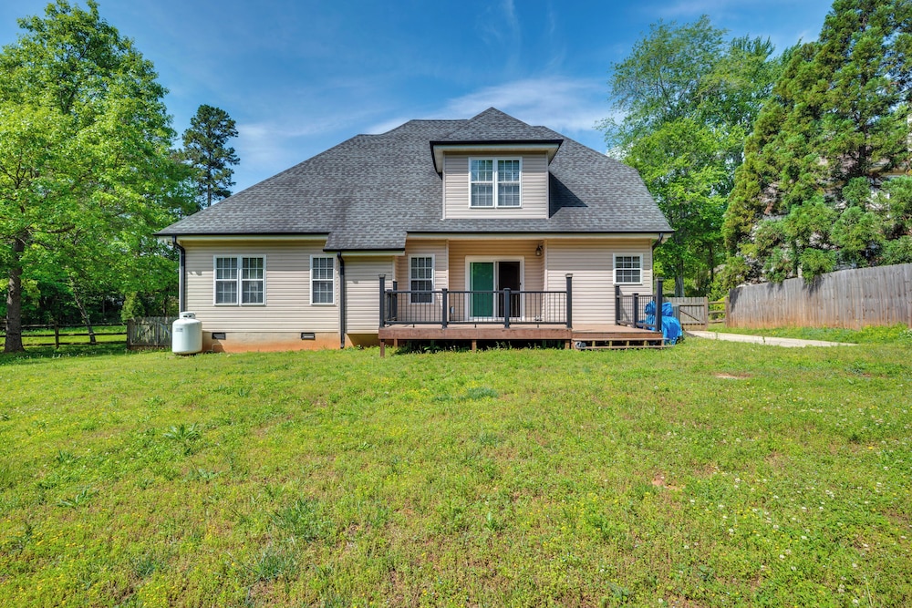 Boat, Fish & Hike: Home w/ Deck in Mooresville!