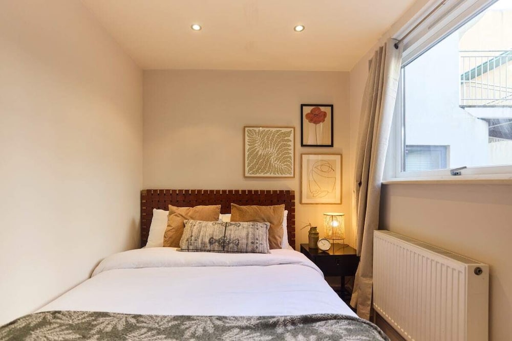 The Queen's Park Getaway - Adorable 2bdr Flat With Terrace