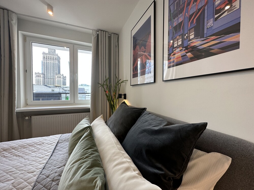 Heart of Warsaw Near Metro by Renters view 5