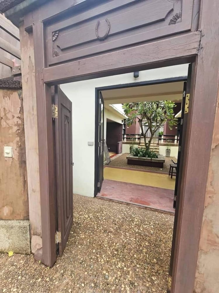 Three Bedroom Balinese Villa - a Shared Pool