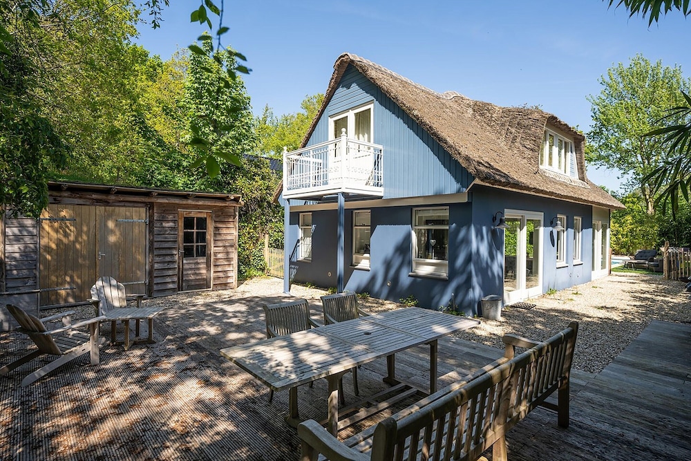 Lovely 4-person Villa With Private Pool
