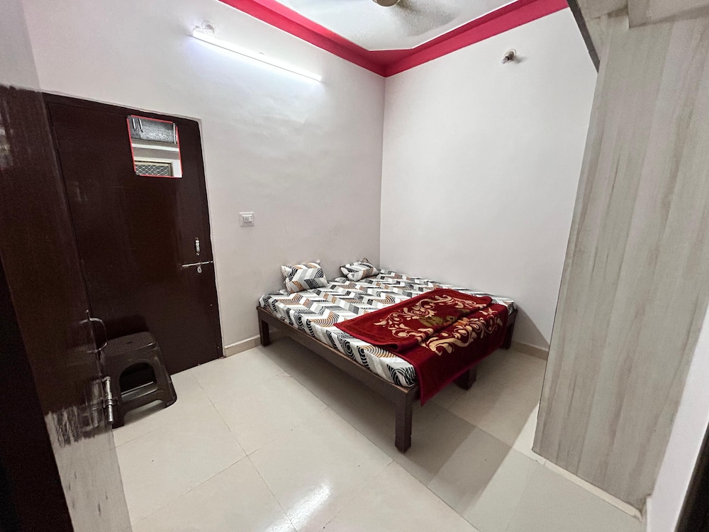 Anirudhha Home Stay