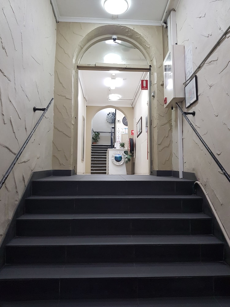 Potts Point Vacations - The King'S Hotel Sydney - Property Image 2