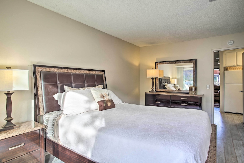 Walk to Dtwn Palm Springs: Condo w/ Pool Access view 5