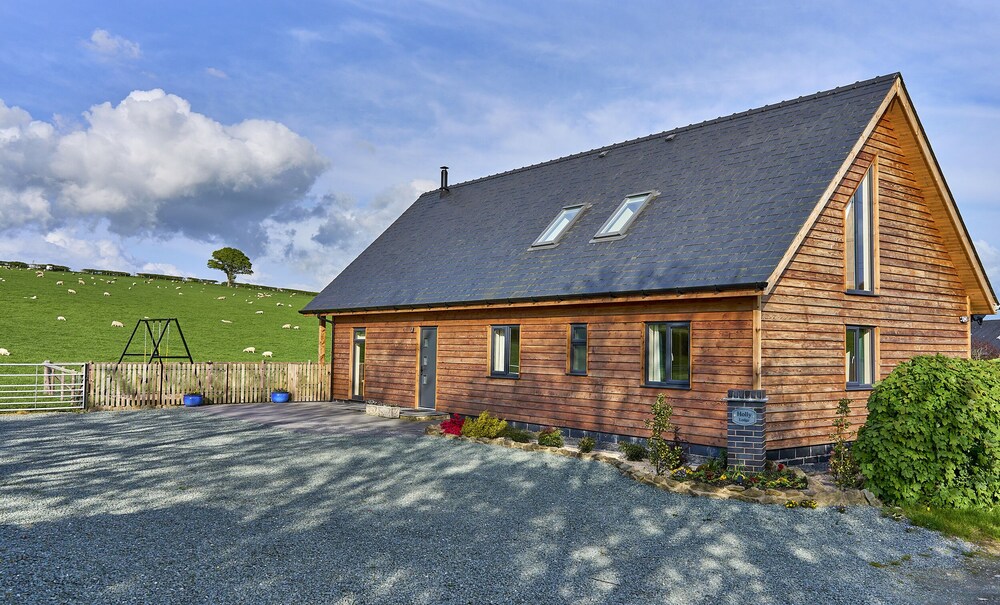 Holly Lodge