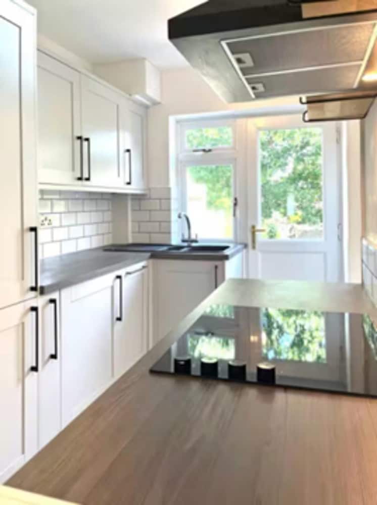 Woodcrest Retreat Sleeps 4 With Garden