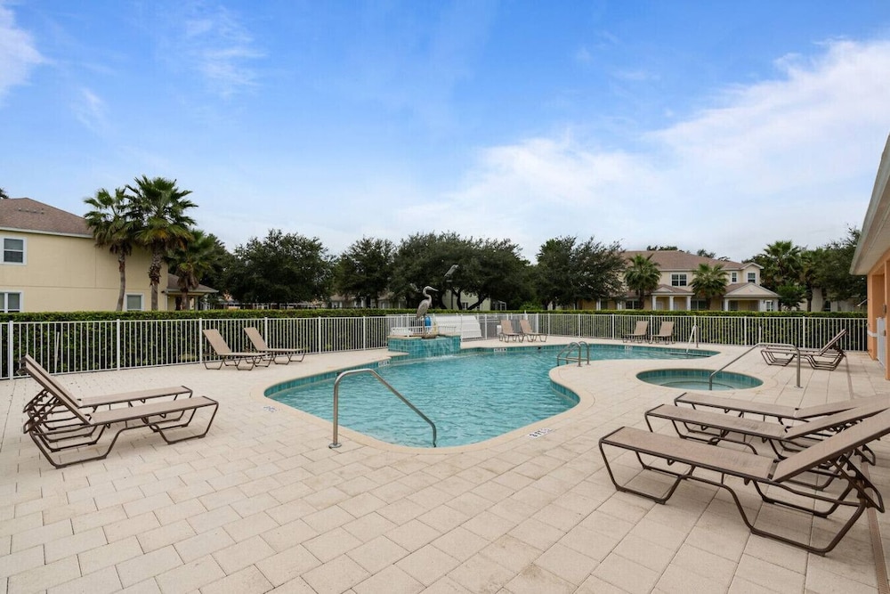 Amazing Family House w pvt Pool - 1605